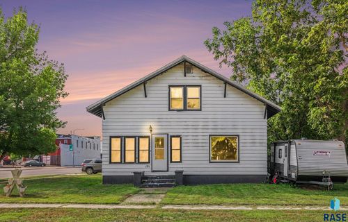 101 W 1st Ave Avenue, Flandreau, SD, 57028 | Card Image