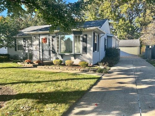 11010 Fairlawn Dr, Parma, OH, 44130-1216 | Card Image