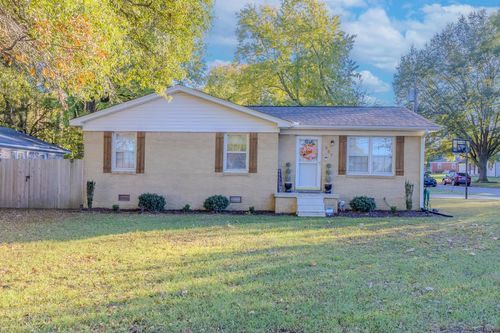 557 Circle Dr, Halls, TN, 38040-1121 | Card Image