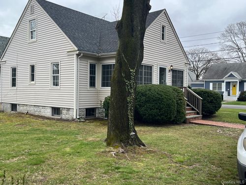 100 Grant St, Centerport, NY, 11721-1248 | Card Image