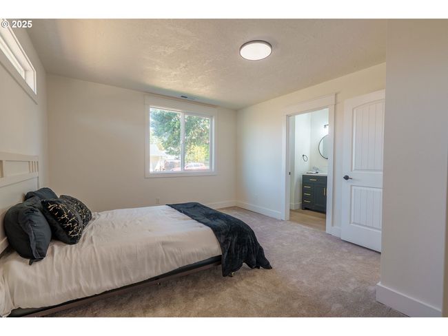 535 E St, House other with 4 bedrooms, 3 bathrooms and 1 parking in Independence OR | Image 22