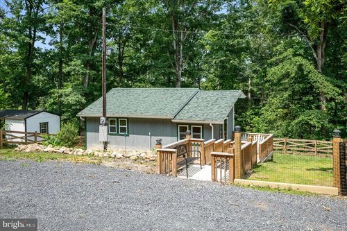 14 Johns Rd, AUGUSTA, WV, 26704-1401 | Card Image