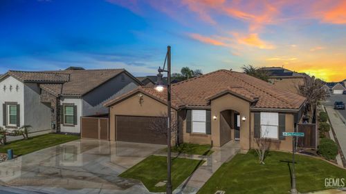 9128 Oak Garden Lane, Shafter, CA, 93263 | Card Image