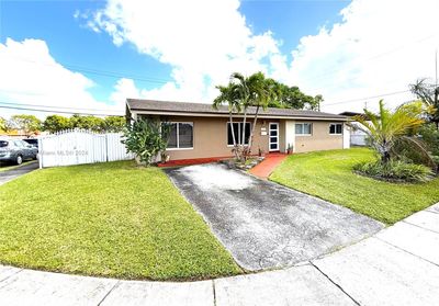 2401 Sw 127th Ct, House other with 3 bedrooms, 2 bathrooms and null parking in Miami FL | Image 1