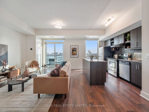 909-35 Brian Peck Cres, East York, ON, M4G0A5 | Card Image