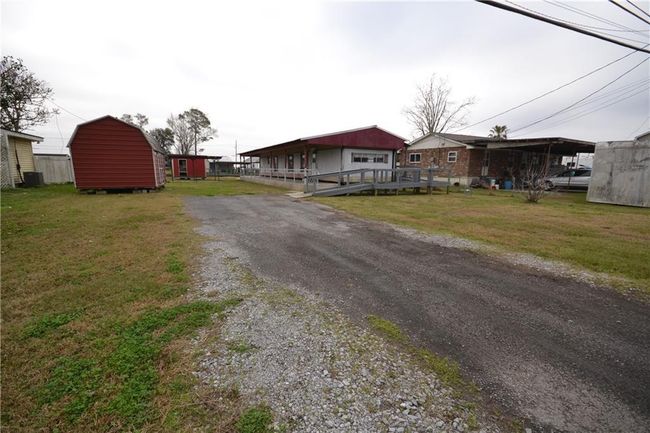 3924 Highway 90 E, House other with 3 bedrooms, 2 bathrooms and null parking in Des Allemands LA | Image 4
