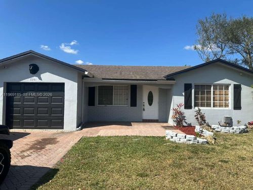 8201 Nw 105th Ave, Tamarac, FL, 33321-1117 | Card Image