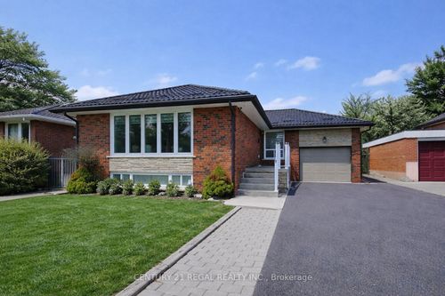 14 Thorpe Rd, Etobicoke, ON, M9R2C2 | Card Image