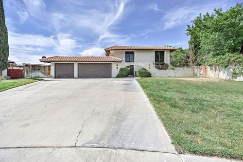 504 N Las Posas St, Ridgecrest, CA, 93555-3324 | Card Image