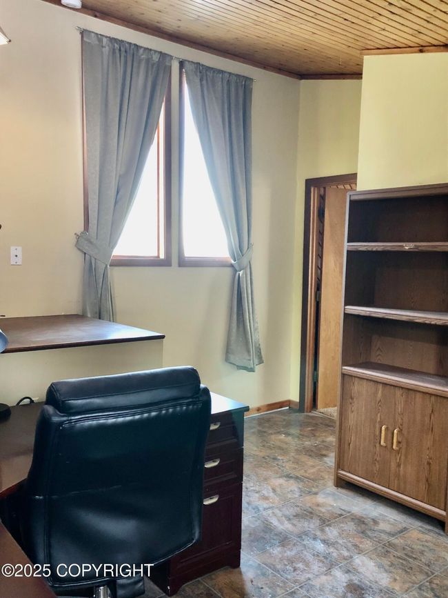 Upstairs built in office with view | Image 14