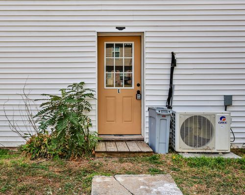 e-127 Tandy Dr, Clarksville, TN, 37042-5596 | Card Image