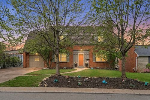 1152 Pinewood Dr, Pittsburgh, PA, 15243-1810 | Card Image