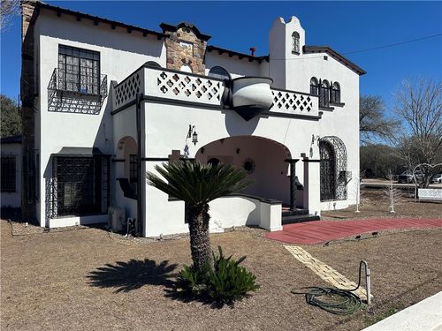 400 W Saint Charles Ave, San Diego, TX, 78384-2824 | Card Image