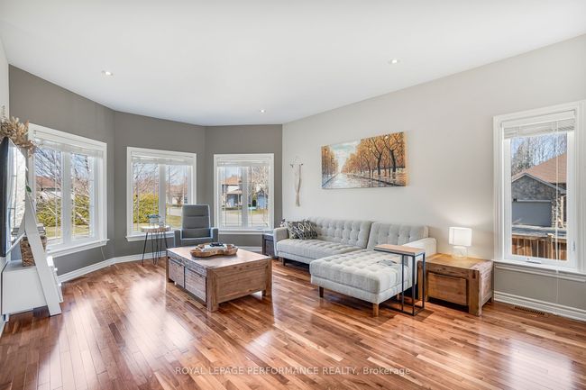 52 St Viateur Cres, House other with 4 bedrooms, 3 bathrooms and 4 parking in Limoges ON | Image 5