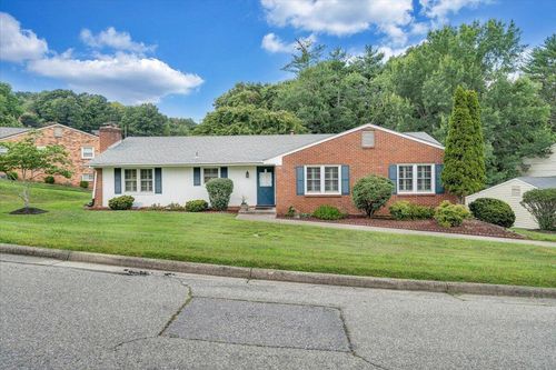5377 Luwana Dr, Roanoke, VA, 24018-3833 | Card Image