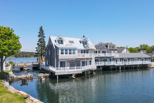15 Main Street, Vinalhaven, ME, 04863 | Card Image