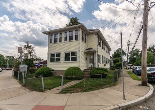 207-207 High Street, Waltham, MA, 02453 | Card Image