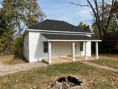 390 N Washington Avenue, House other with 2 bedrooms, 1 bathrooms and null parking in Lebanon MO | Image 1