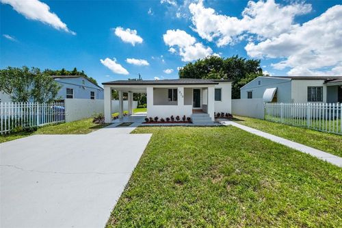 1828 Nw 58th St, Miami, FL, 33142-2424 | Card Image