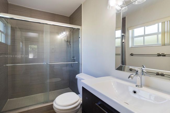 395 W 39 Th Pl, House other with 4 bedrooms, 2 bathrooms and null parking in Hialeah FL | Image 14