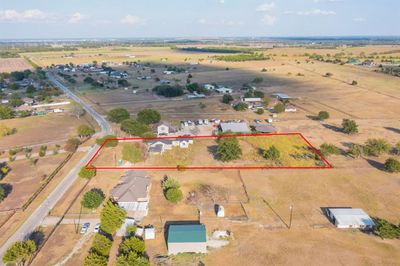 632 E Reindeer Road, House other with 3 bedrooms, 2 bathrooms and null parking in Lancaster TX | Image 3