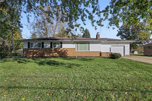3267 Nidover Dr, Akron, OH, 44312-4675 | Card Image