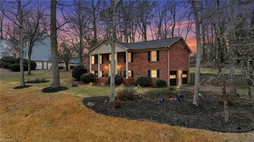 896 Oakhaven Forest Dr, Winston Salem, NC, 27105-9671 | Card Image