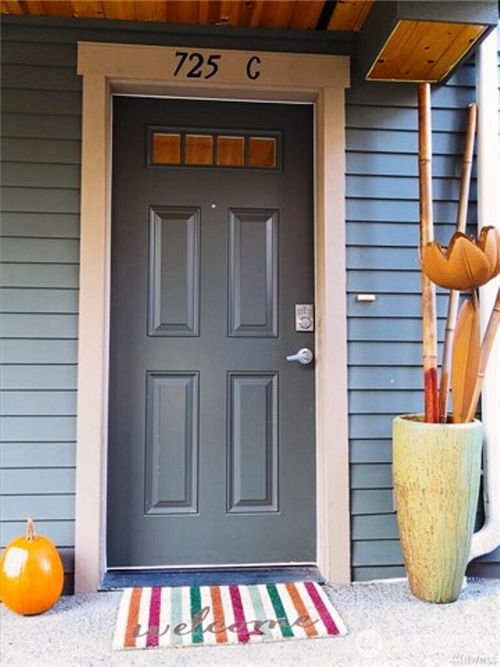 c-725 N 95th St, Seattle, WA, 98103-3169 | Card Image