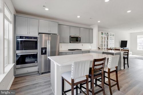 423 Smithworks Blvd, PHOENIXVILLE, PA, 19460-1350 | Card Image