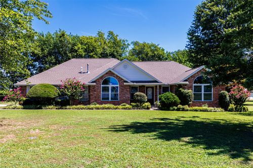 17202 Stonehedge Ct, Claremore, OK, 74017-3599 | Card Image