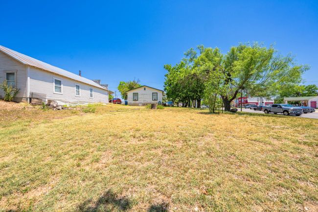 208 Francisco Lemos St, House other with 3 bedrooms, 1 bathrooms and null parking in Kerrville TX | Image 23