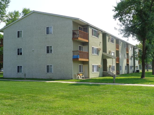 Green Hill Side Exterior Summer.JPG | Image 13