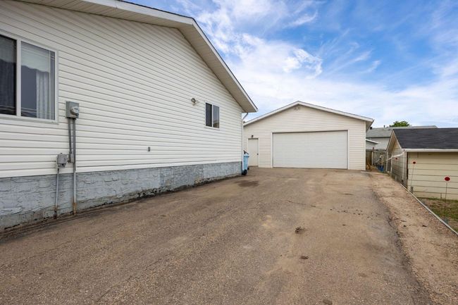 104 Simpson Way, House detached with 3 bedrooms, 2 bathrooms and 8 parking in Fort Mcmurray AB | Image 23