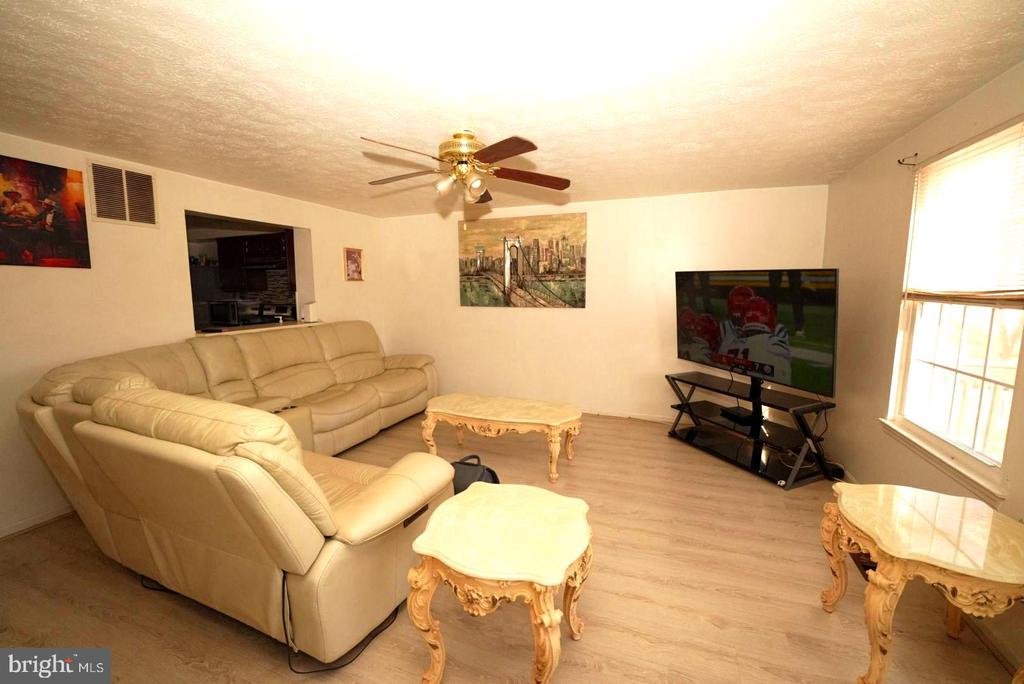 Residential in EDGEWOOD 3