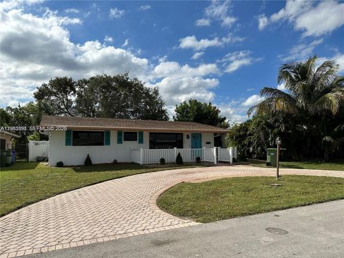 0-7880 Nw 11th St, Pembroke Pines, FL, 33024-5147 | Card Image