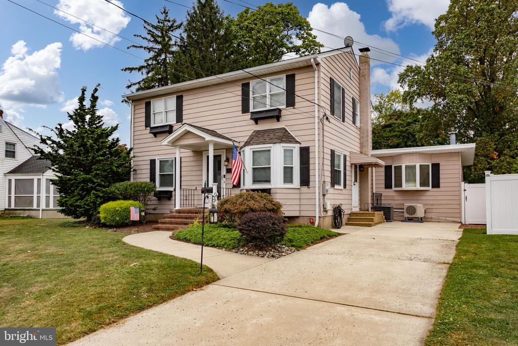 Acres Dr, Trenton, NJ 08690