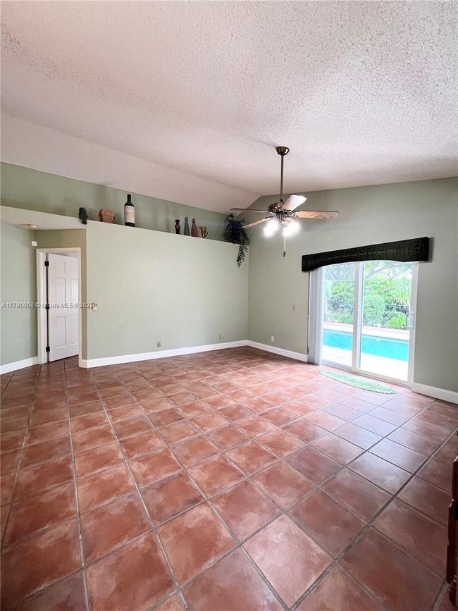 9271 Arborwood Cir, House other with 2 bedrooms, 2 bathrooms and null parking in Davie FL | Image 16