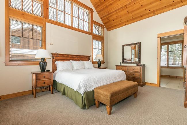 F17-22 - 12463 Lookout Loop, Home with 3 bedrooms, 3 bathrooms and null parking in Truckee CA | Image 7