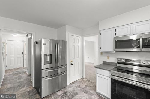 1422 Canterbury Rd, Front Royal, VA, 22630-4594 | Card Image
