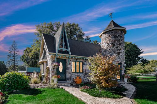 104 N Cummings St, Union Mills, IN, 46382-9765 | Card Image