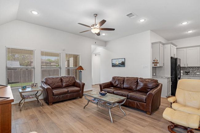 728 Clear Spring Ln, House other with 3 bedrooms, 2 bathrooms and 2 parking in Leander TX | Image 12