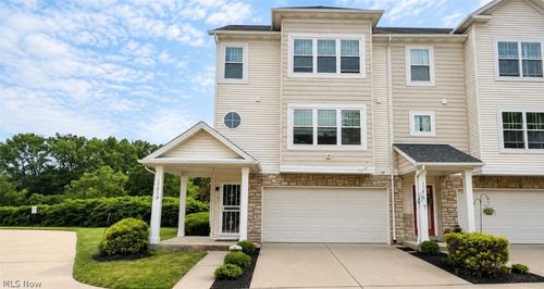 17619 Wildwood Lane, Cleveland, OH, 44119 | Card Image