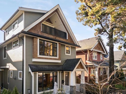 1220 E 11th Ave, Vancouver, BC, V5T2G3 | Card Image