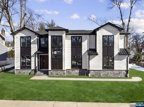 311 Walnut St, Twp Washingtn, NJ, 07676-5008 | Card Image