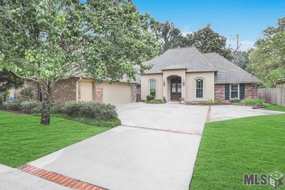 18228 Lake Harbor Ln, House other with 4 bedrooms, 3 bathrooms and null parking in Prairieville LA | Image 2