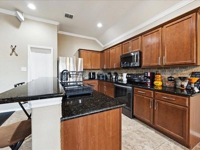 362 Maple Way, House other with 4 bedrooms, 3 bathrooms and 4 parking in New Braunfels TX | Image 3