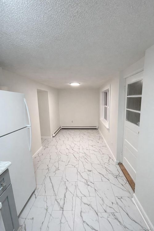 278 Mile Square Rd, Yonkers, NY, 10701-5338 | Card Image