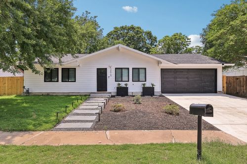 2615 Baxter Dr, Austin, TX, 78745-4352 | Card Image