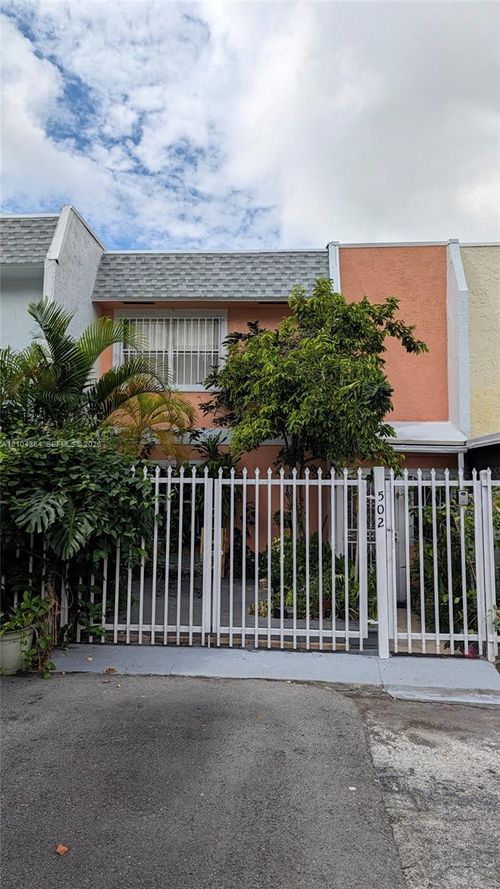 502 Nw 11th St, Miami, FL, 33136-2413 | Card Image