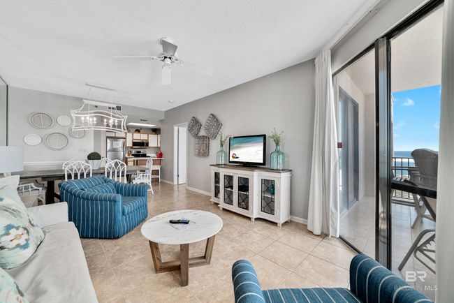Living Room | Image 19